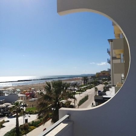 Hotel Ideal Rimini Bagian luar foto