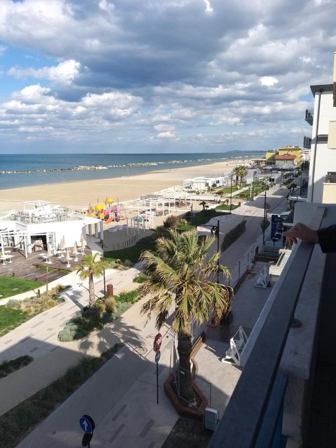 Hotel Ideal Rimini Bagian luar foto
