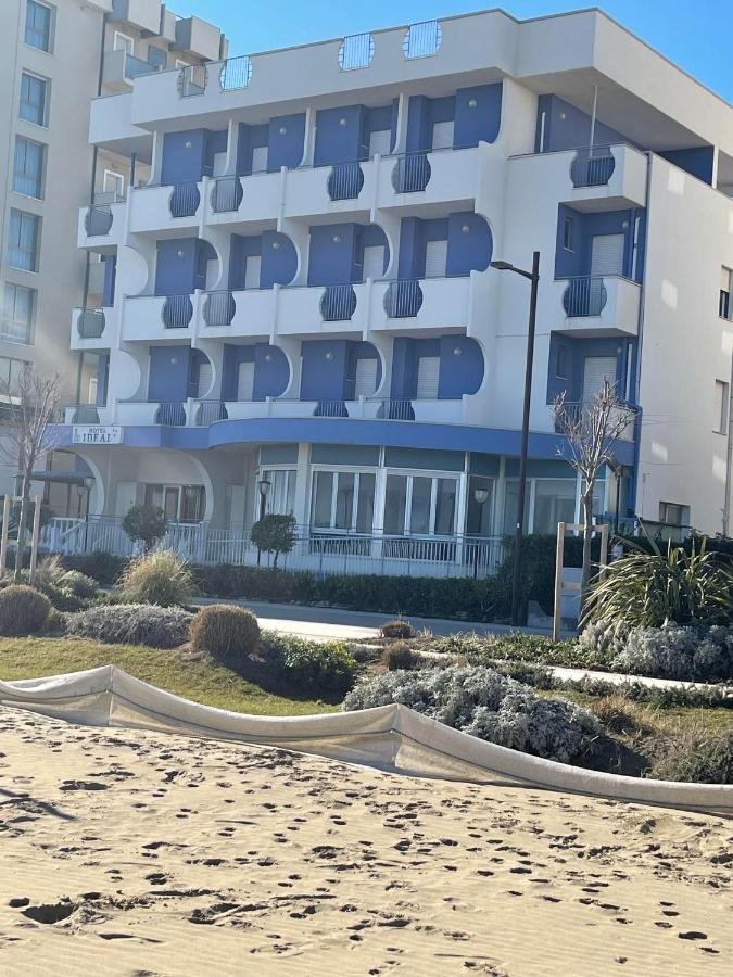 Hotel Ideal Rimini Bagian luar foto