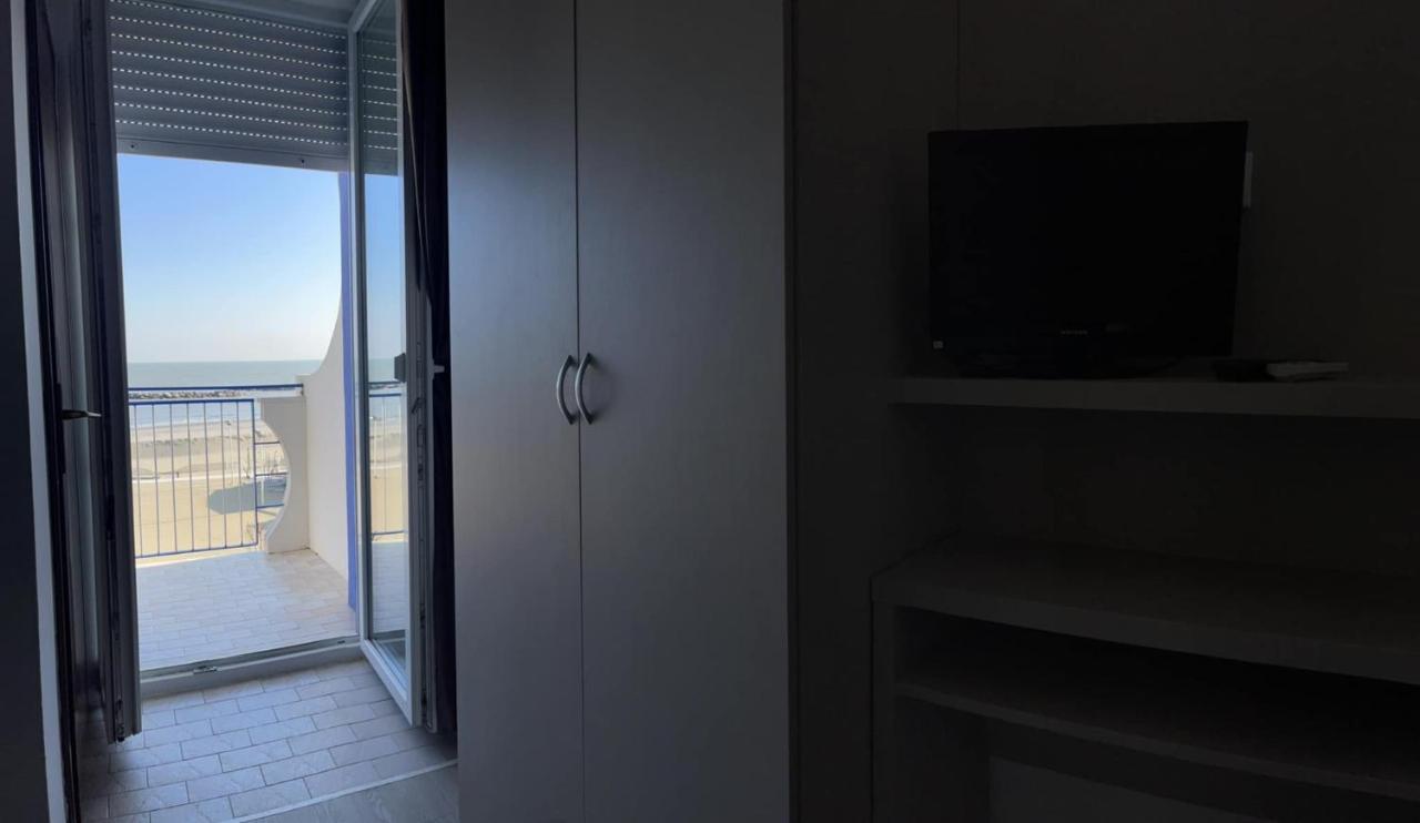 Hotel Ideal Rimini Bagian luar foto
