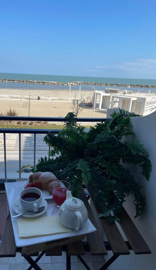 Hotel Ideal Rimini Bagian luar foto