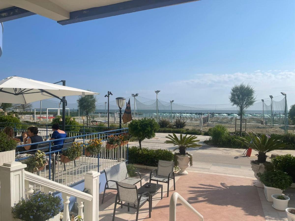 Hotel Ideal Rimini Bagian luar foto