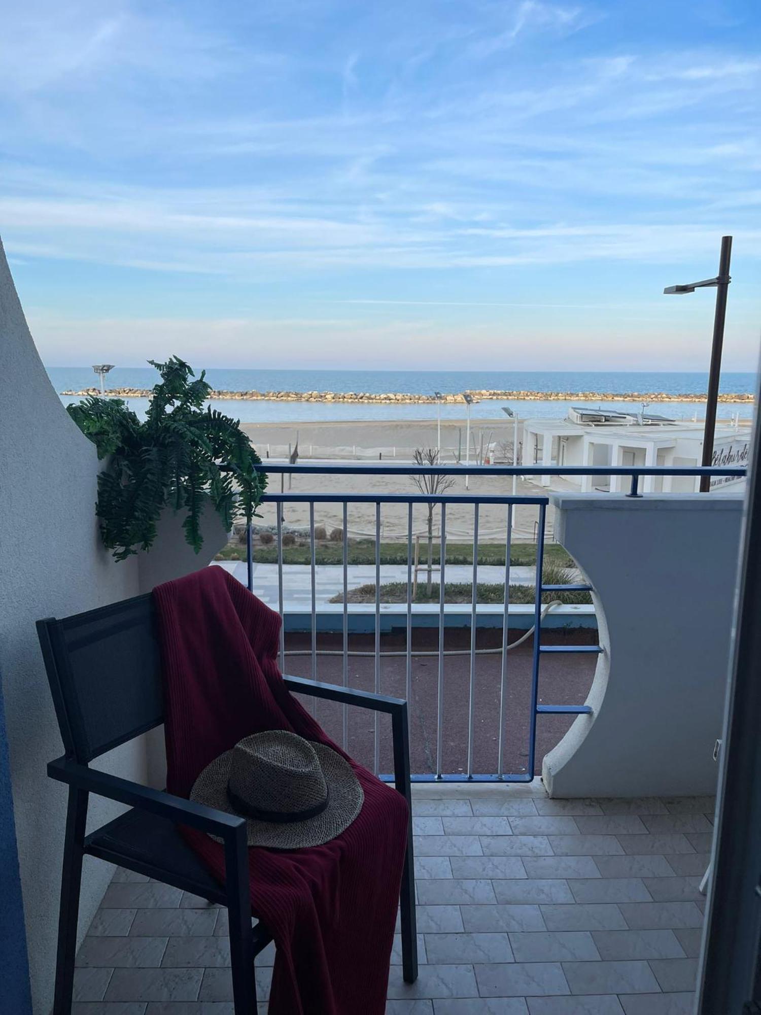 Hotel Ideal Rimini Bagian luar foto