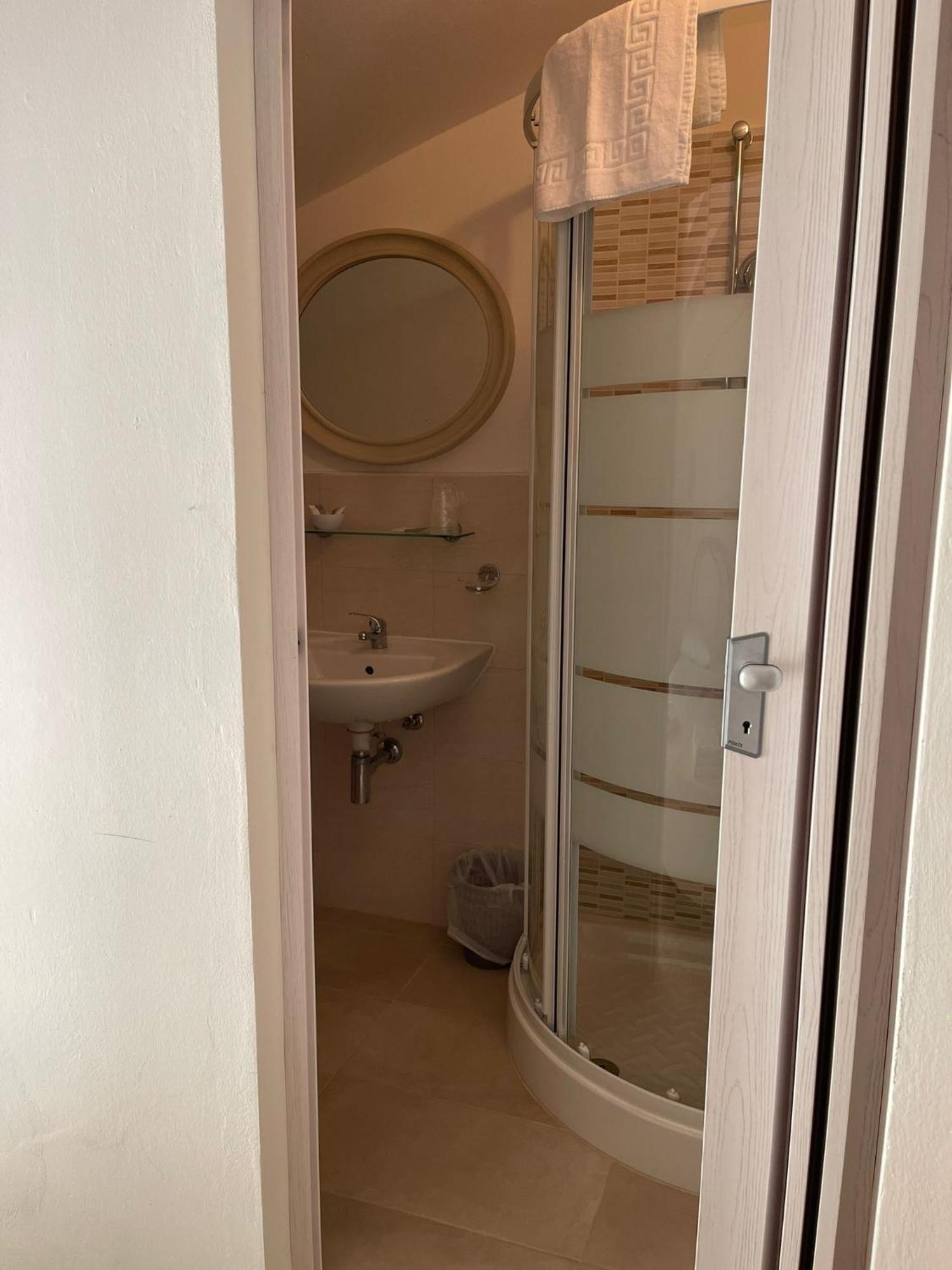 Hotel Ideal Rimini Bagian luar foto