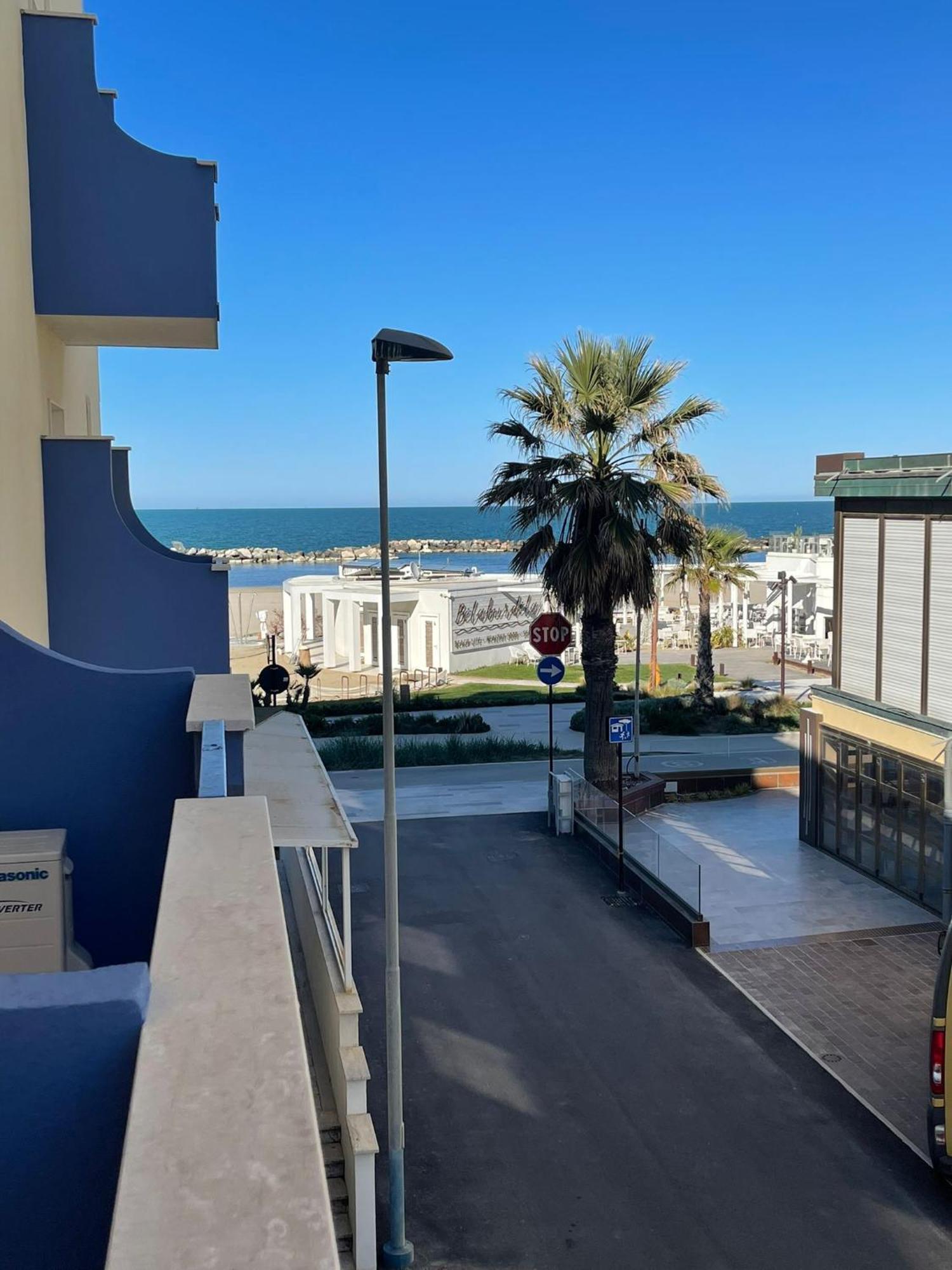 Hotel Ideal Rimini Bagian luar foto