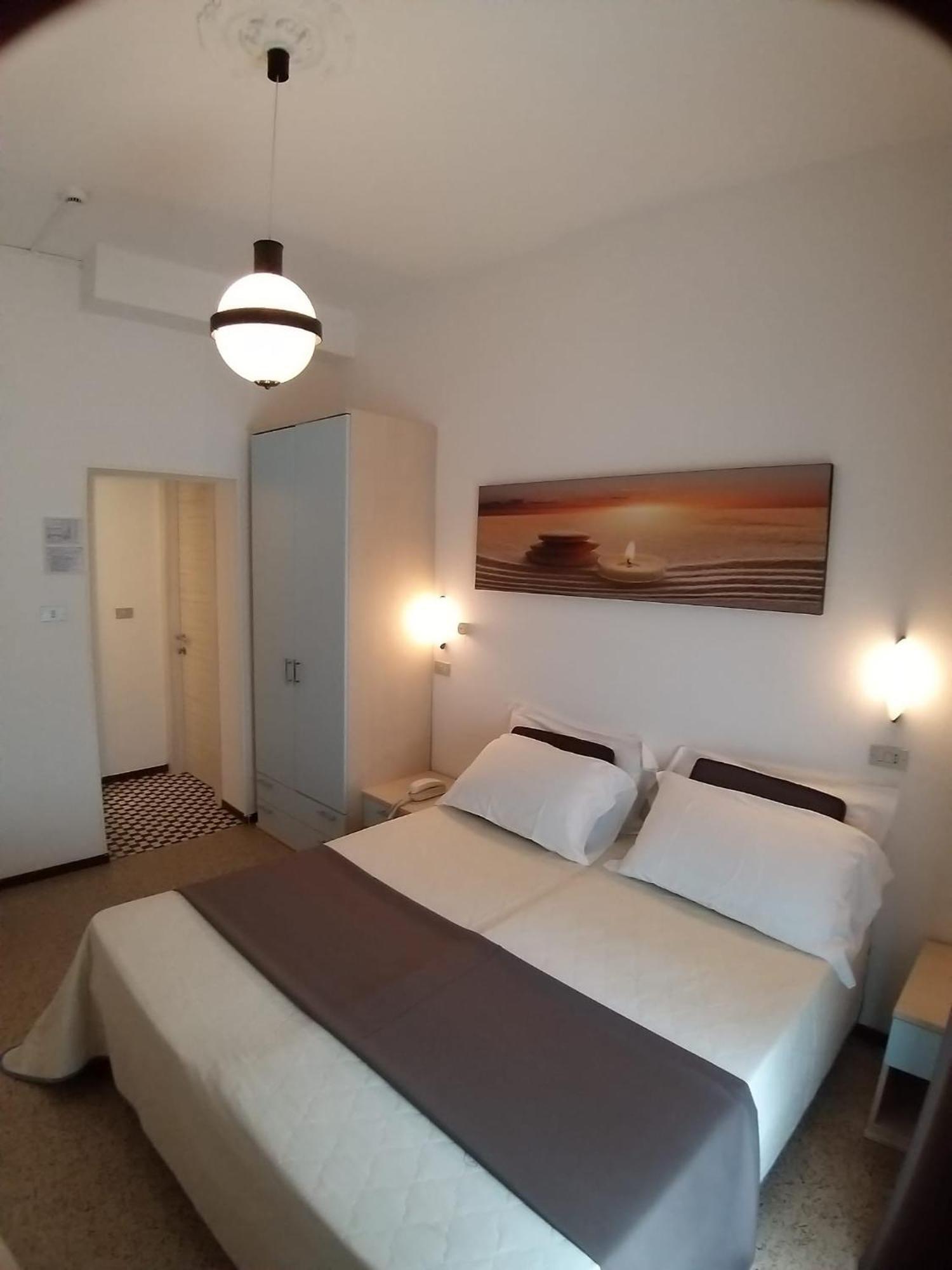 Hotel Ideal Rimini Bagian luar foto