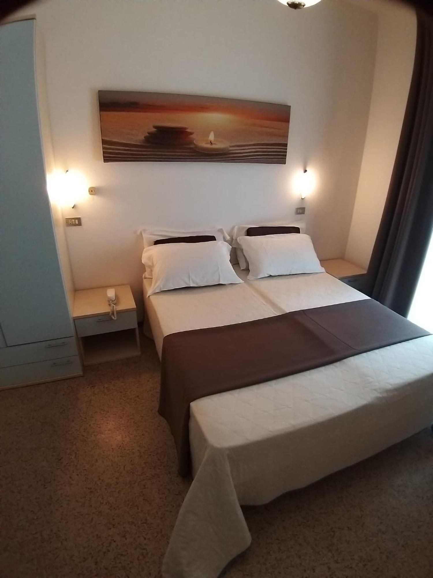Hotel Ideal Rimini Bagian luar foto