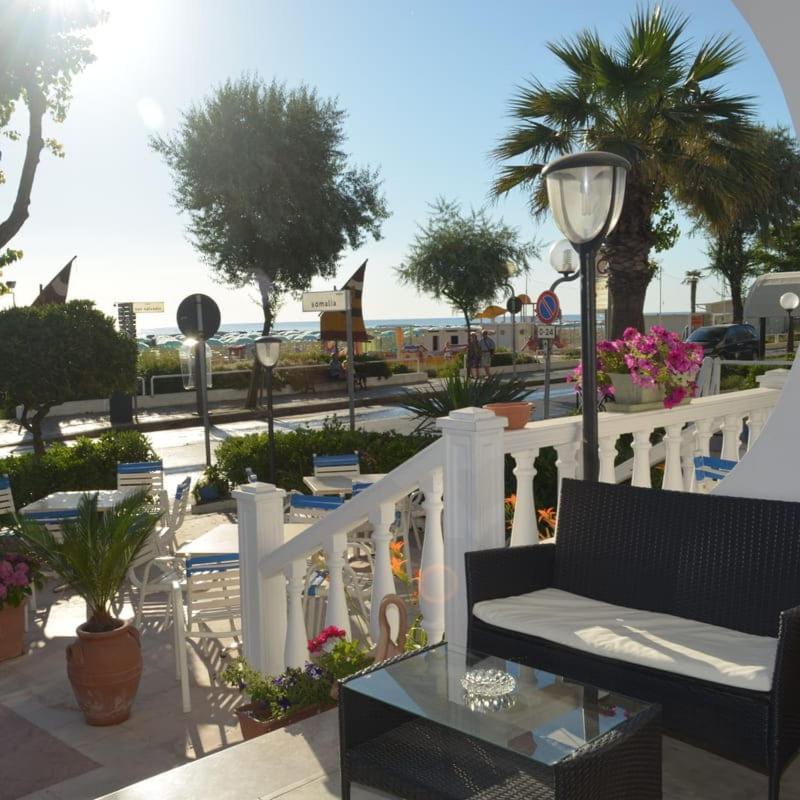 Hotel Ideal Rimini Bagian luar foto