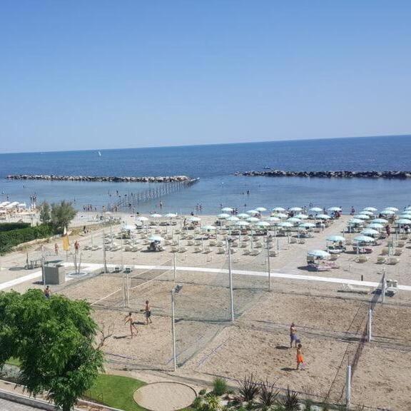 Hotel Ideal Rimini Bagian luar foto