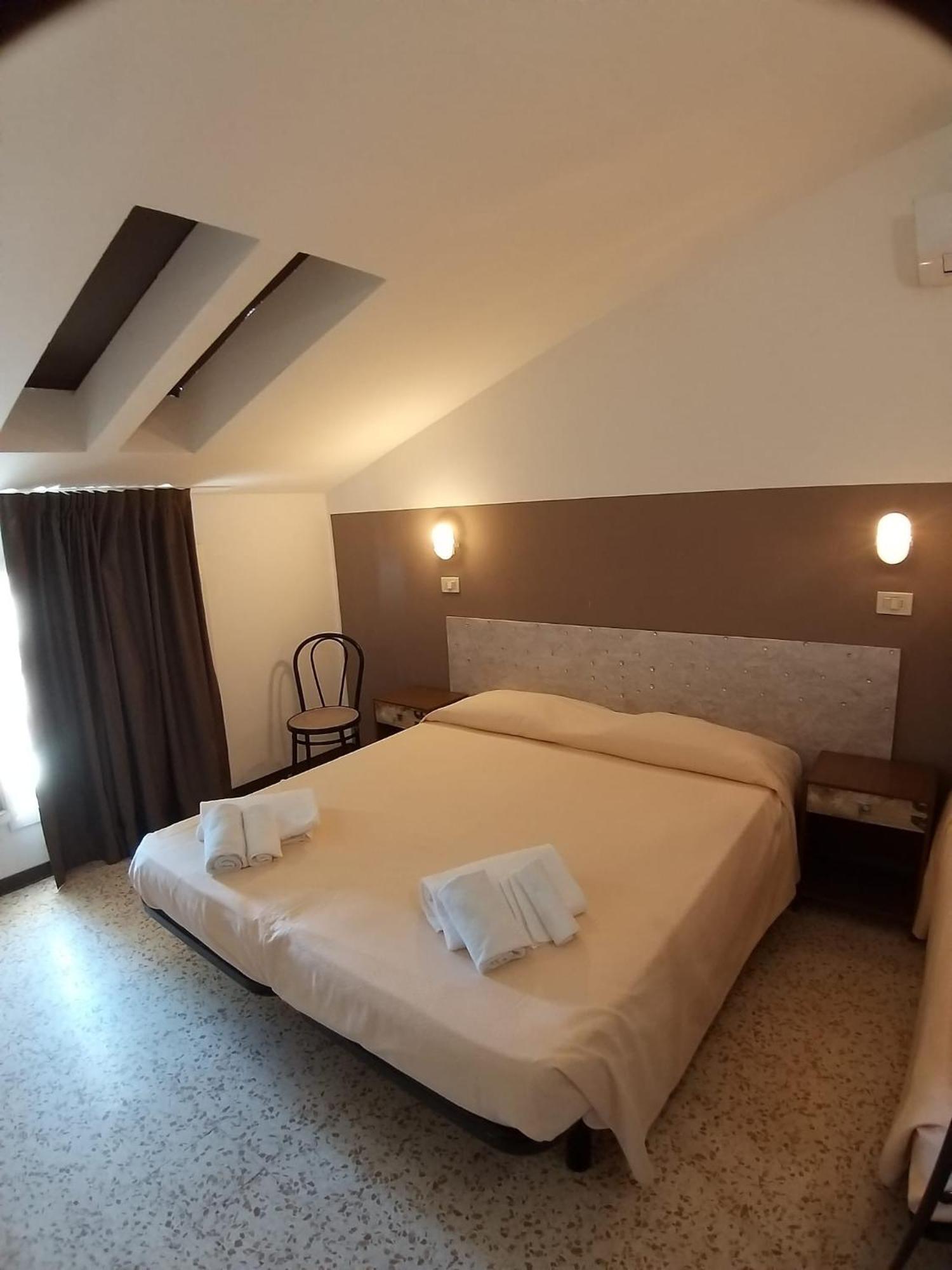 Hotel Ideal Rimini Bagian luar foto
