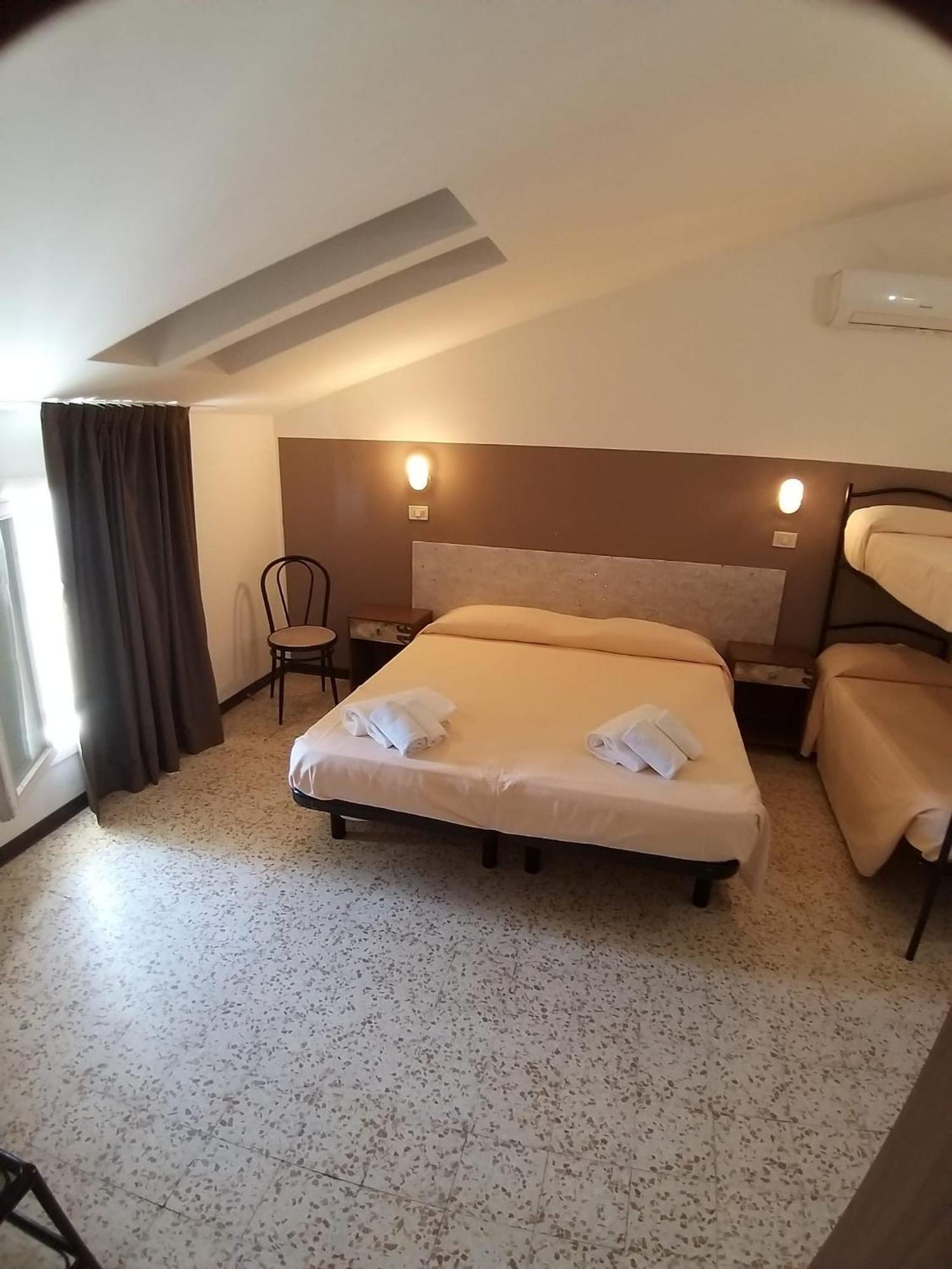 Hotel Ideal Rimini Bagian luar foto