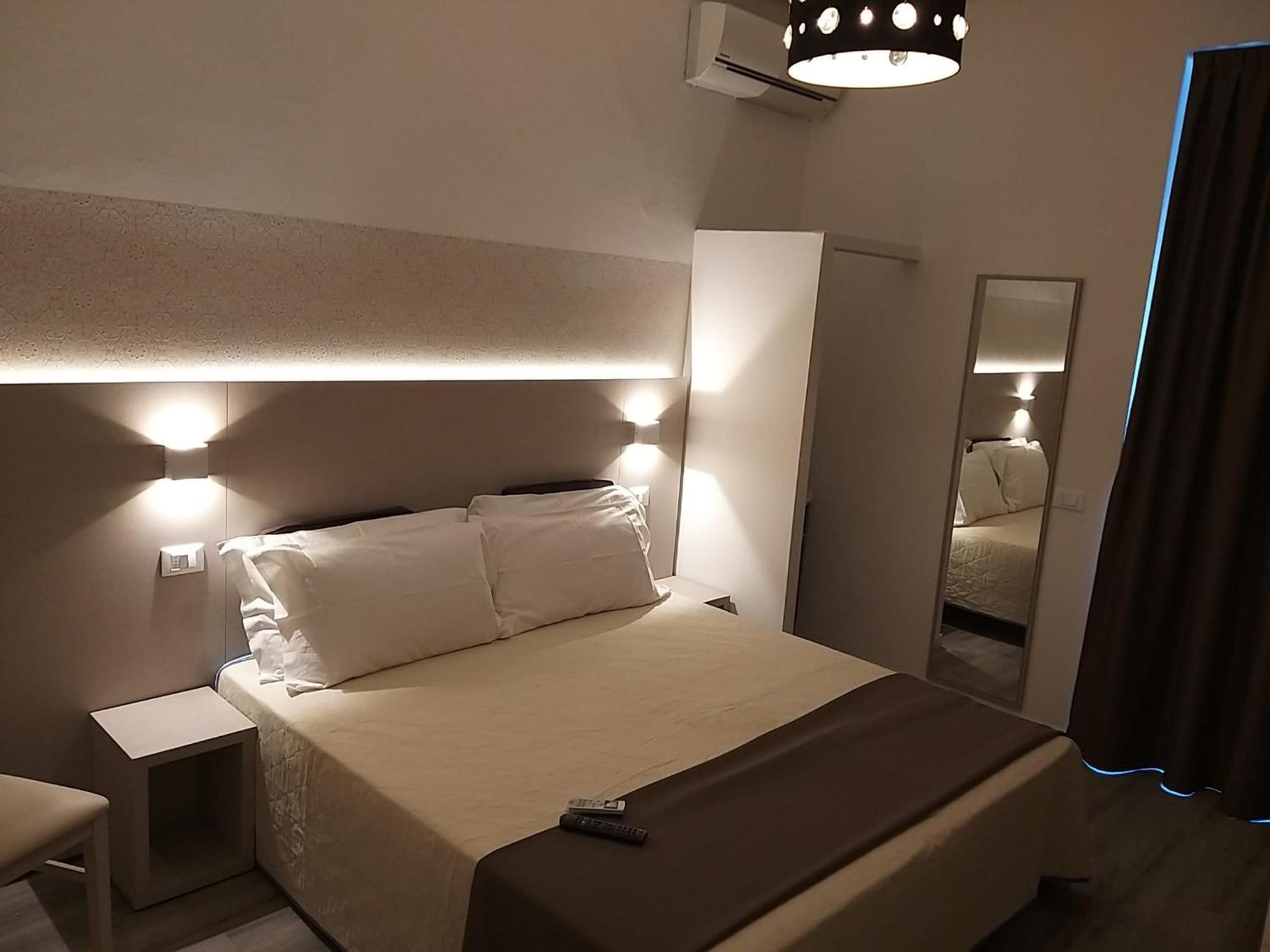 Hotel Ideal Rimini Bagian luar foto
