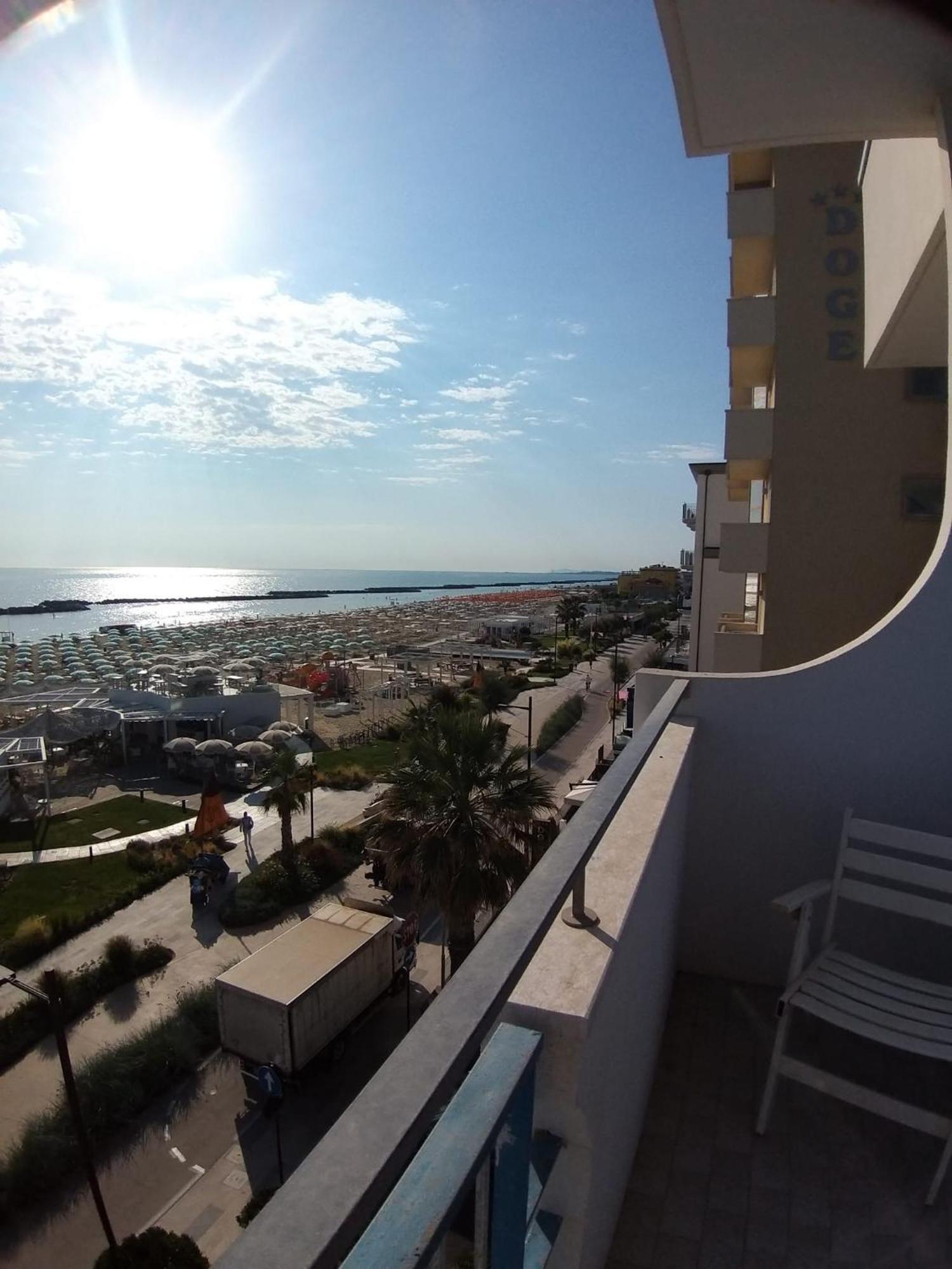 Hotel Ideal Rimini Bagian luar foto
