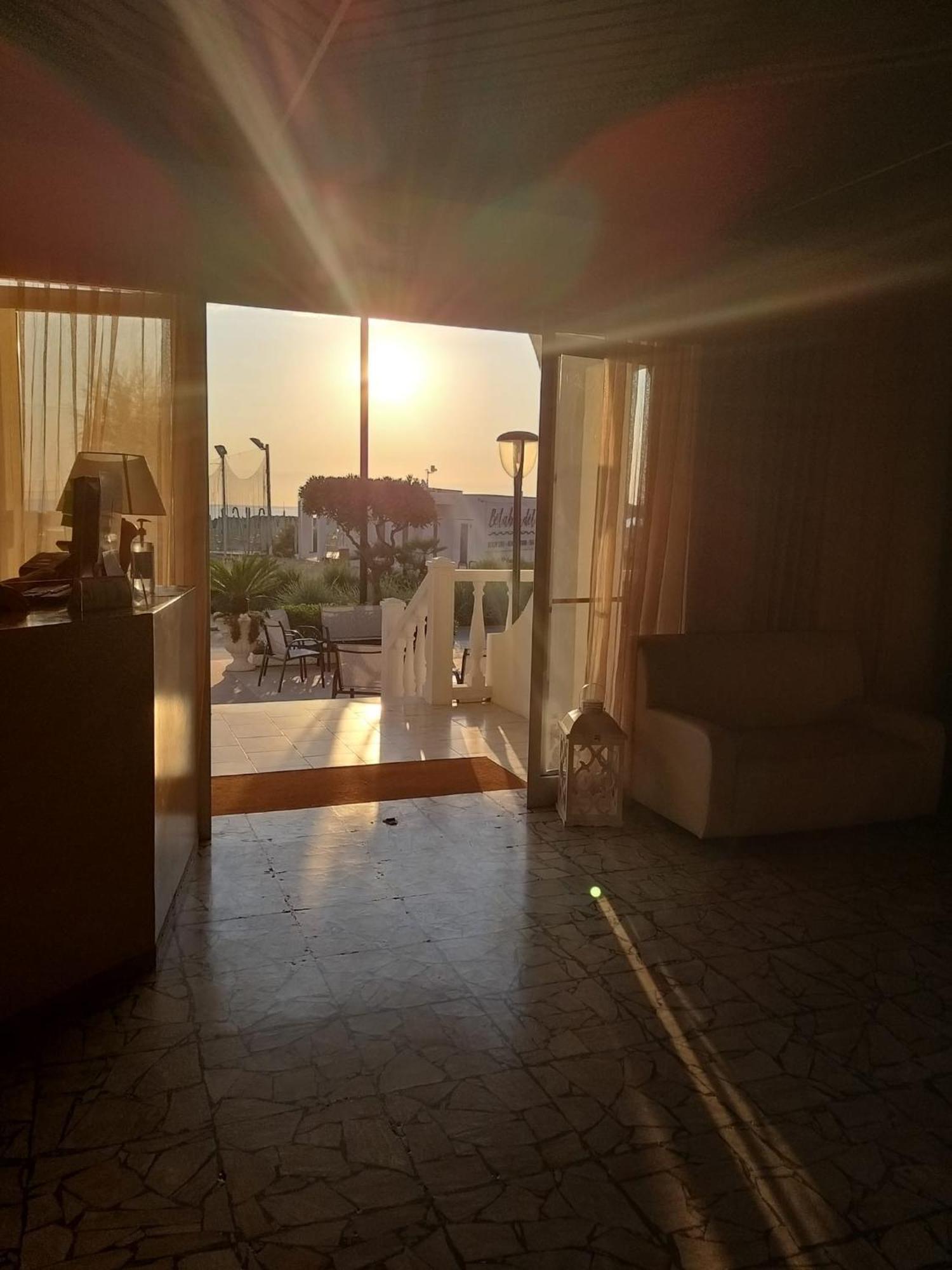 Hotel Ideal Rimini Bagian luar foto