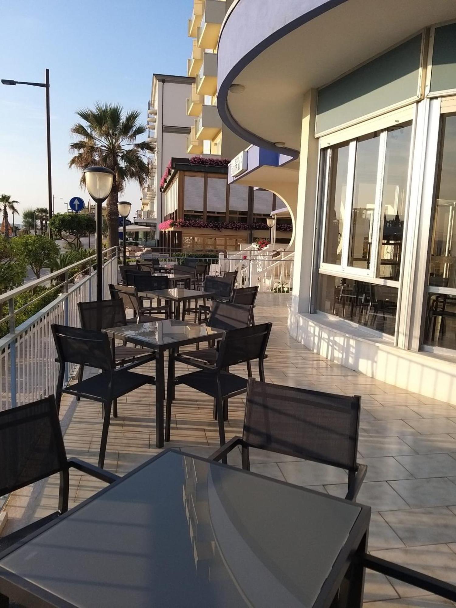 Hotel Ideal Rimini Bagian luar foto