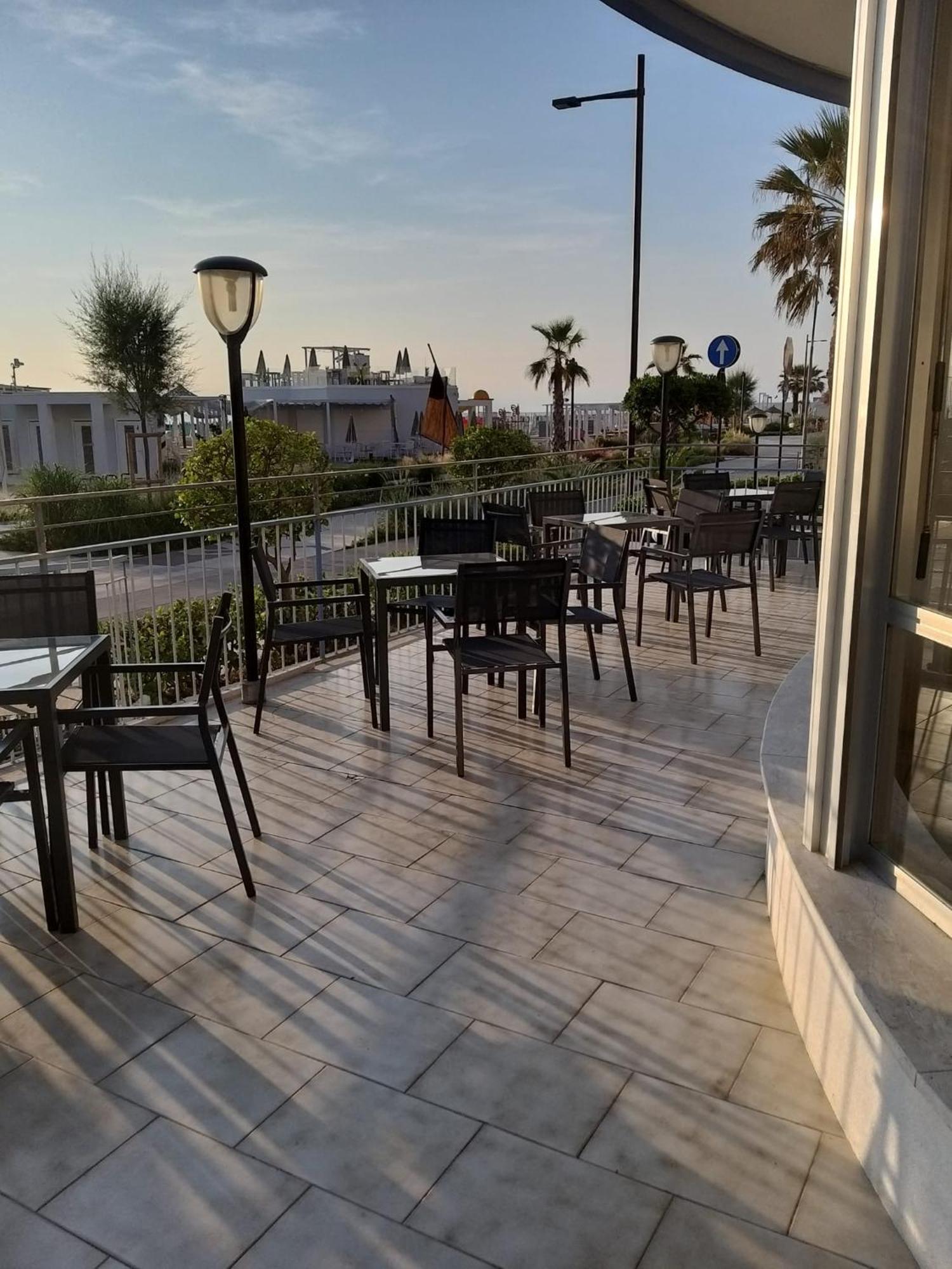 Hotel Ideal Rimini Bagian luar foto