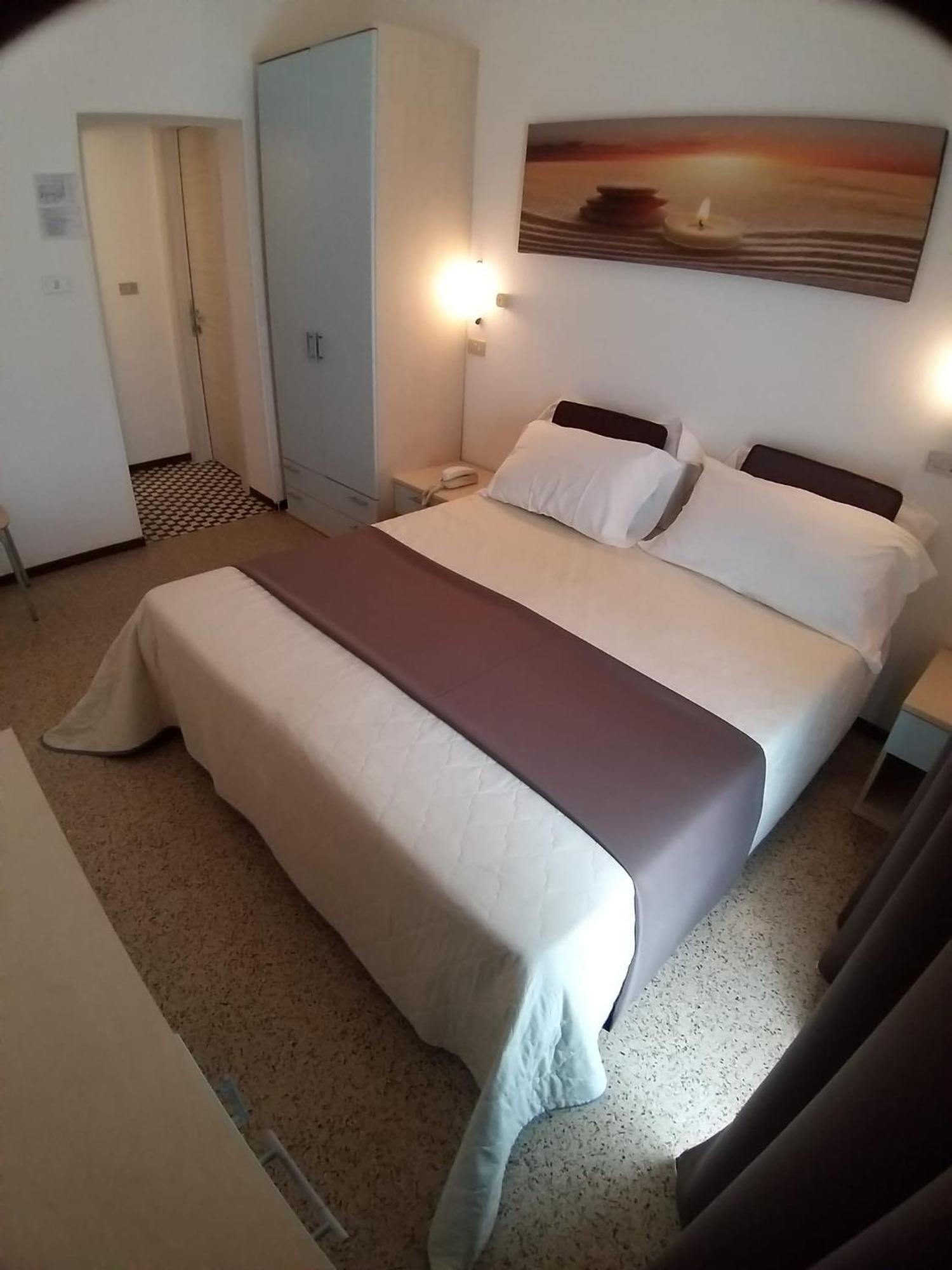 Hotel Ideal Rimini Bagian luar foto