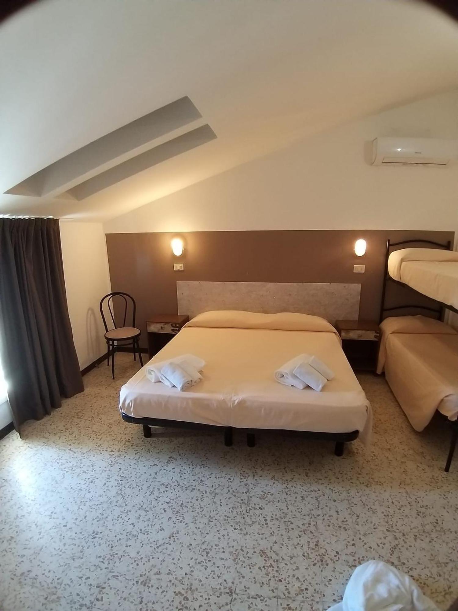 Hotel Ideal Rimini Bagian luar foto