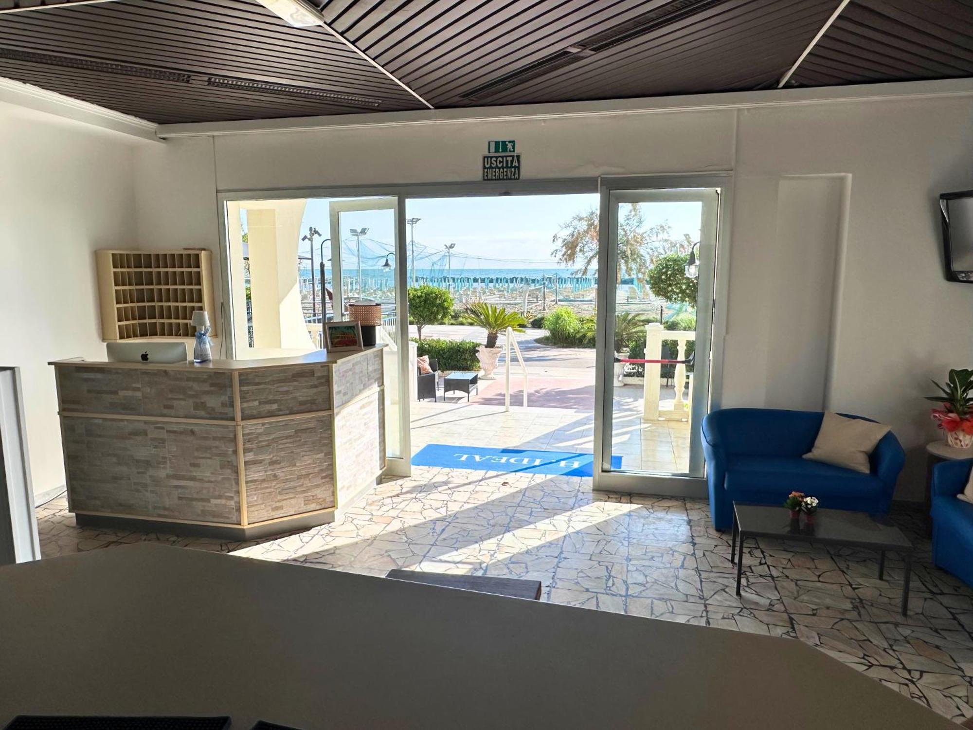 Hotel Ideal Rimini Bagian luar foto
